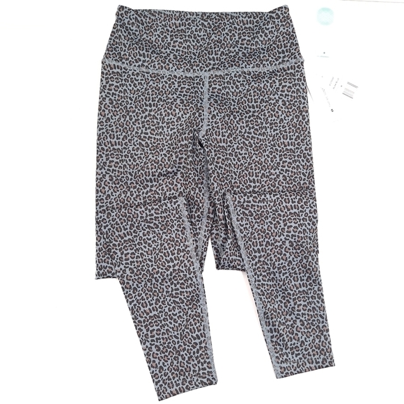 Thrive Societe Women's Performance Leggings Winnie Leopard Stitch Fix - Medium - Picture 5 of 12